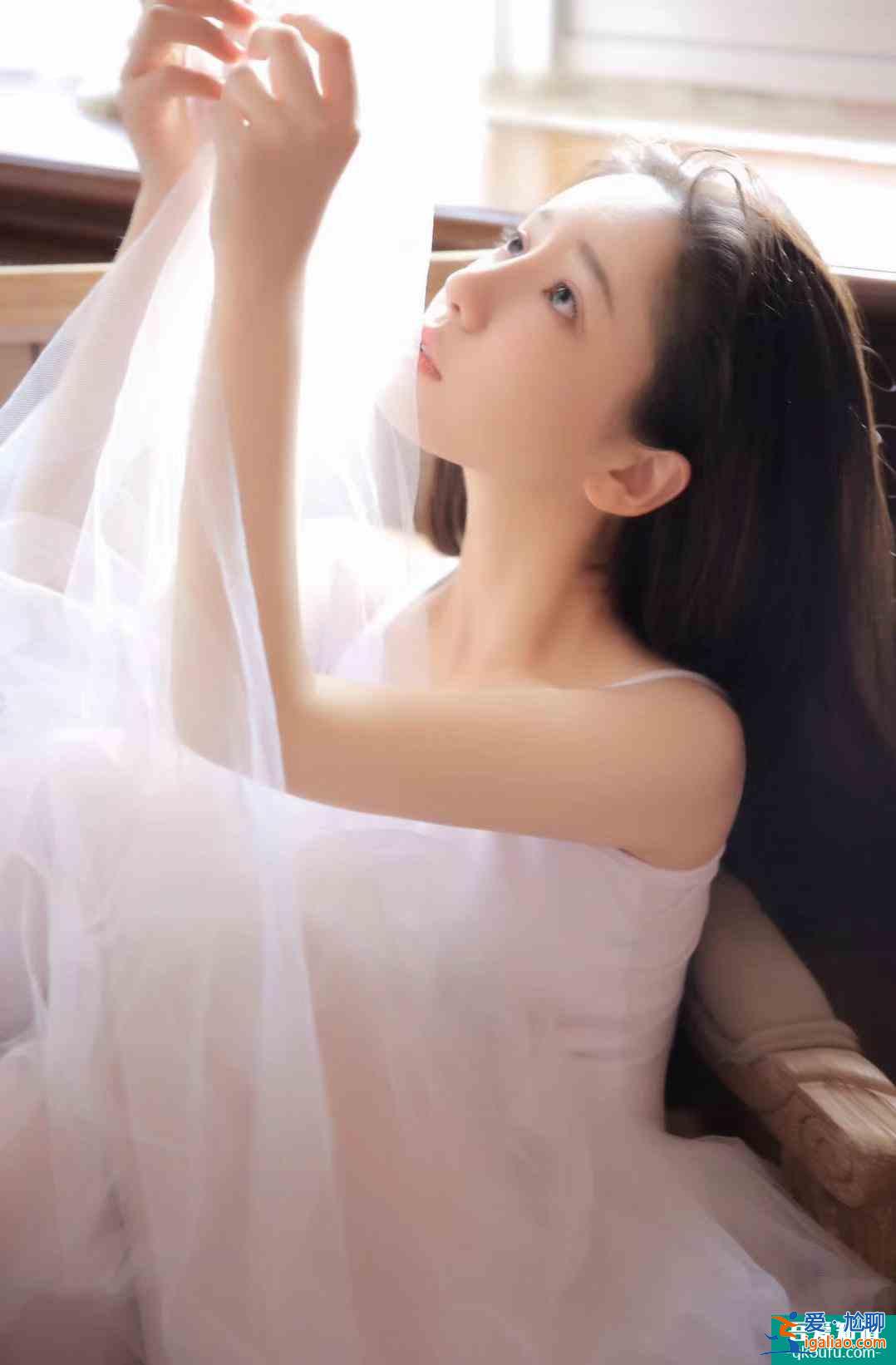 《我的奇怪朋友》今日開播 元?dú)庑』ㄍ醌h云搭檔王一博？