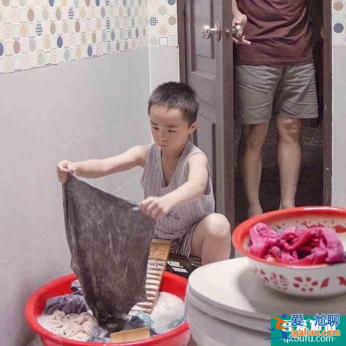《以家人之名》賀子秋喜歡李尖尖？不，他只是缺少這樣東西罷了？