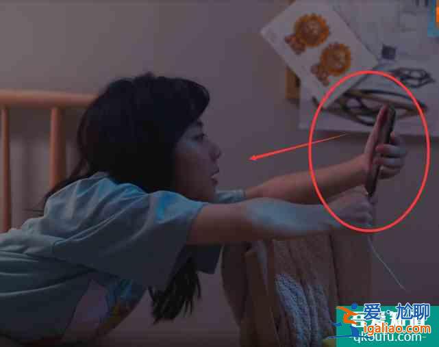 以家人之名：李尖尖睡不著，給男神發(fā)信息，打開(kāi)朋友圈，才知是誰(shuí)？