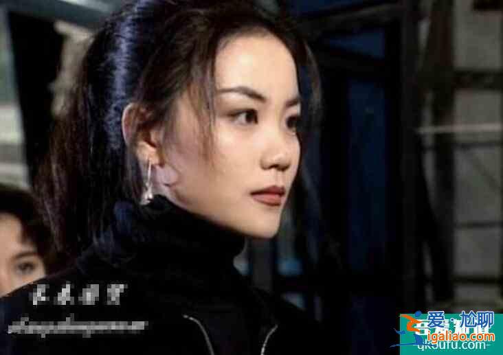 王菲24歲舊照曝光 五官清秀氣質高冷明星氣質十足？