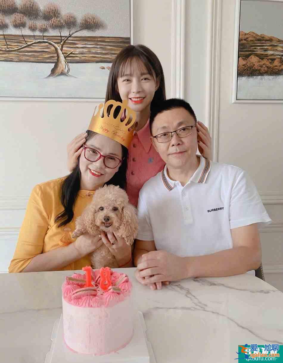 沈夢辰曬合照告別寵物犬 相伴11年讓人淚目？