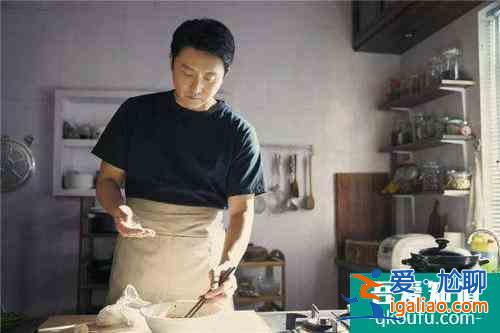 《以家人之名》是一個偉大的父親，《男人的秘密》中遇到情感危機？