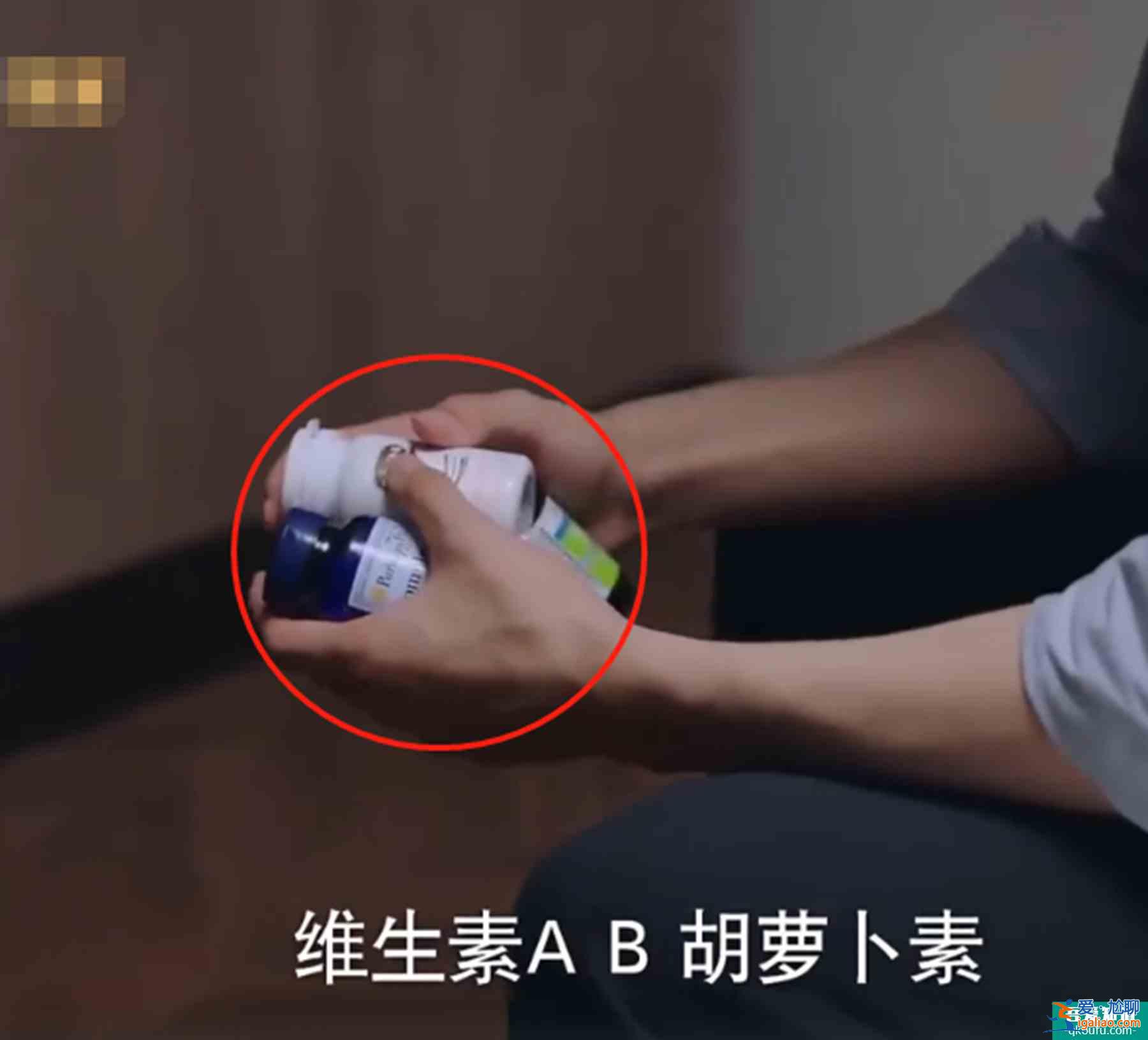 以家人之名：凌霄消失9年另有隱情？滿身都是傷，疑似吃抗抑郁藥？