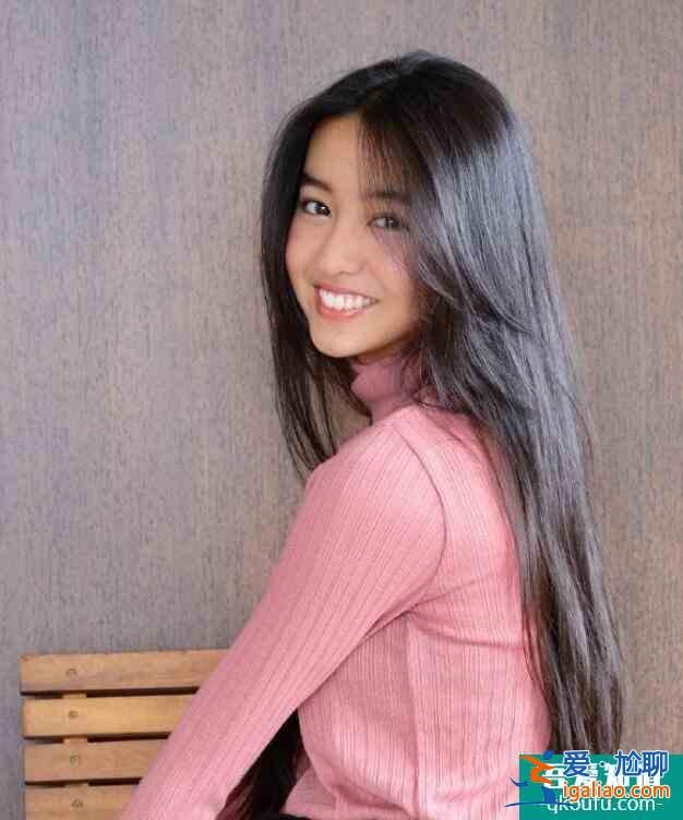 木村光希曬美照 對鏡托腮淺笑盡顯淑女優雅氣質? 木村光希曬美照 對鏡托腮淺笑盡顯淑女優雅氣質?