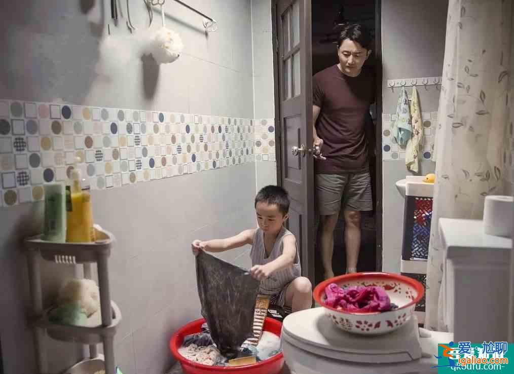 《以家人之名》凌霄對尖尖“圖謀不軌”，子秋只想用一生保護她？