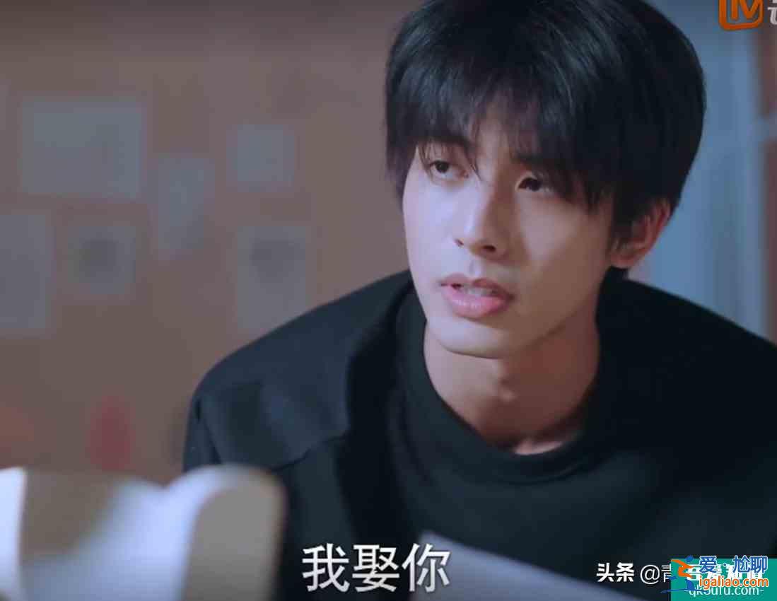 以家人之名：凌霄選擇當孝子，放棄心儀大學，改嫁的母親需要管嗎？