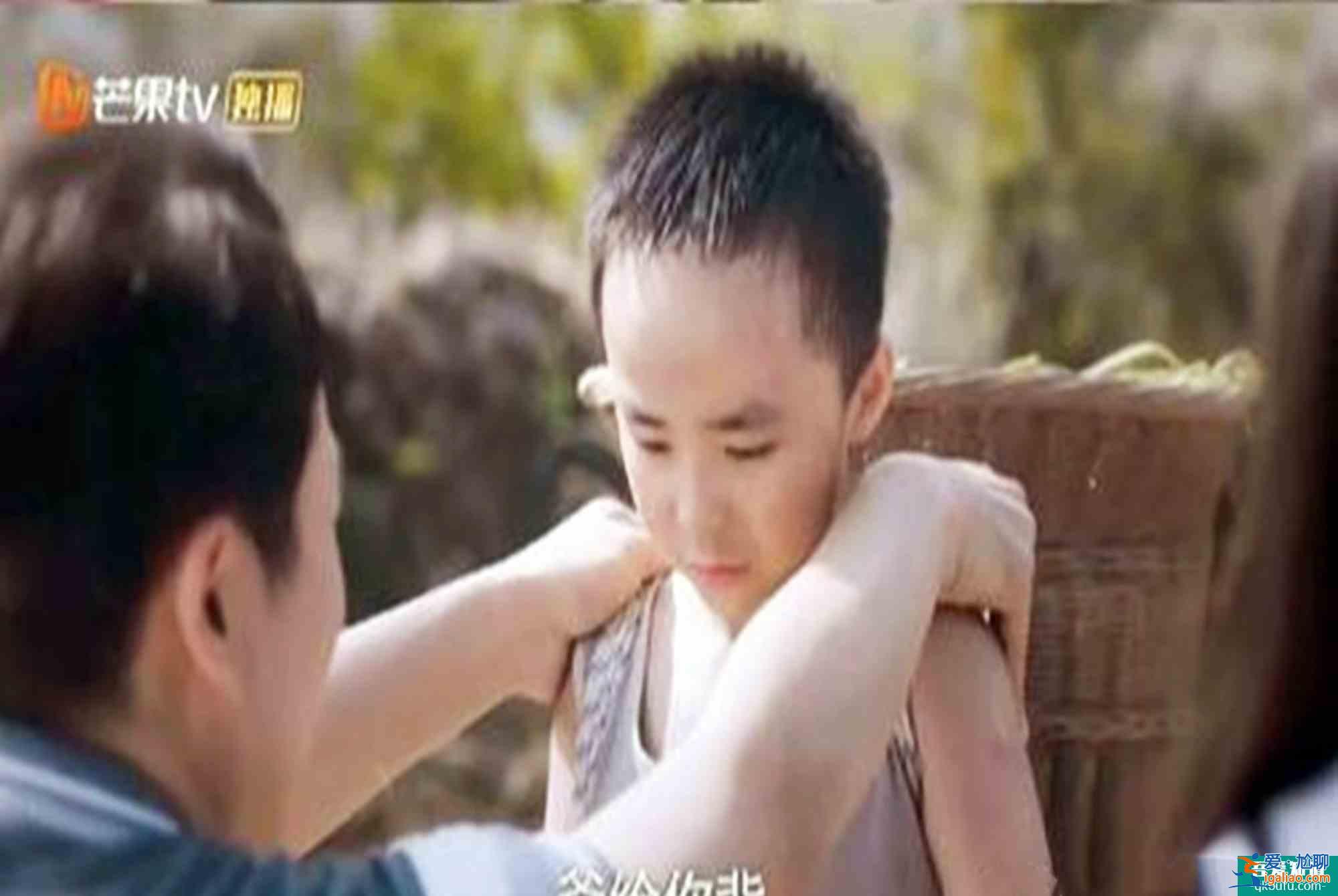 以家人之名：三個孩子中最可憐的是子秋，寵尖尖背后是害怕被拋棄？