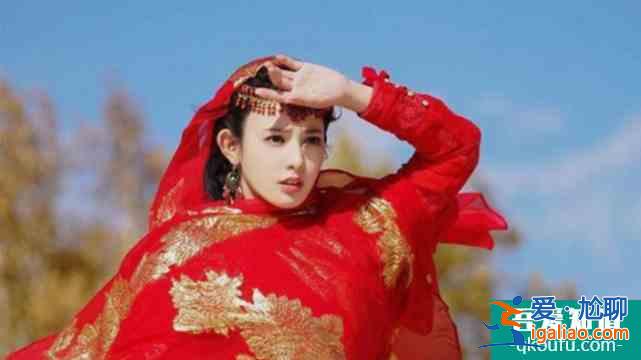 且聽鳳鳴：白衣飄飄的鳳舞小仙女，換上紅色衣服，火力全開超好看？
