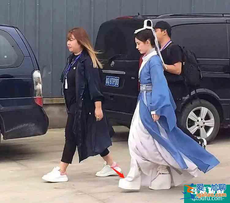 《漂亮書生》正熱播，鞠婧祎劇中身高再引熱議，確定是1米59？？