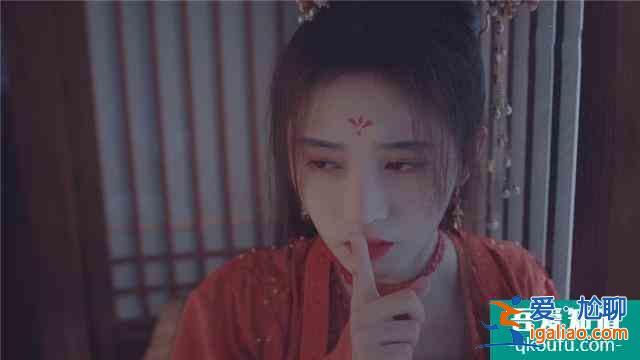 漂亮書生:大家都知道她是女生,就她一個人蒙在鼓里? 漂亮書生:大家都知道她是女生,就她一個人蒙在鼓里?