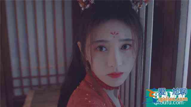 漂亮書生:大家都知道她是女生,就她一個人蒙在鼓里? 漂亮書生:大家都知道她是女生,就她一個人蒙在鼓里?