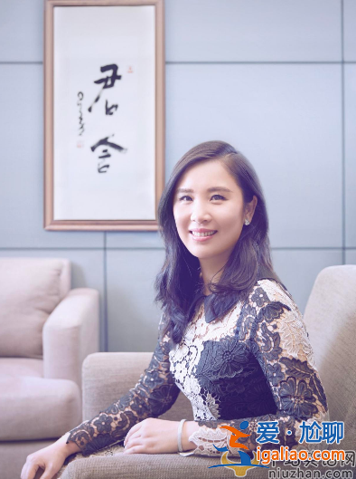 黃曉明戀情曝光!當街擁抱臉貼臉曖昧 女方已婚有三娃黃曉明是小三?