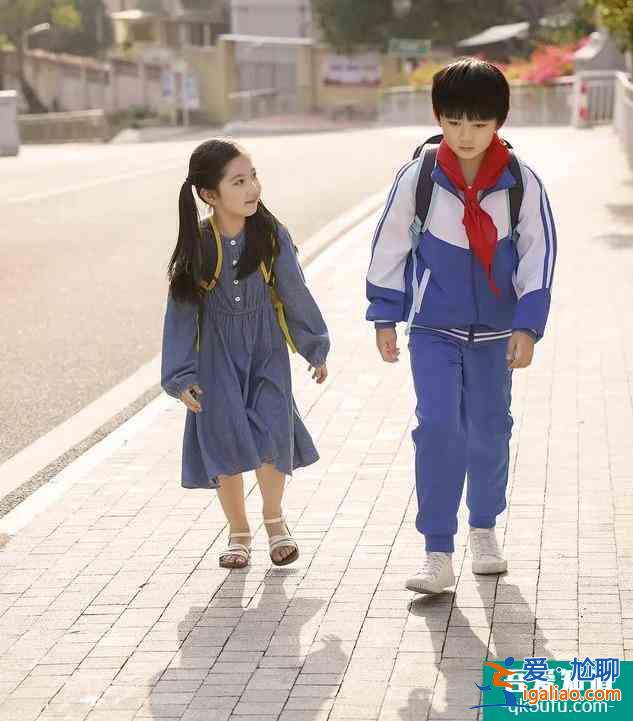 譚松韻新劇《以家人之名》:3個細節,隱藏3兄妹之間的特殊三角戀? 譚松韻新劇《以家人之名》:3個細節,隱藏3兄妹之間的特殊三角戀?