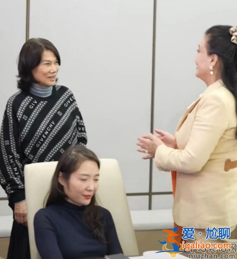 張蘭與董明珠會面惹爭議！董明珠氣場太大 張蘭氣場太弱秒變小妹