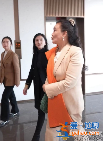 張蘭與董明珠會面惹爭議！董明珠氣場太大 張蘭氣場太弱秒變小妹