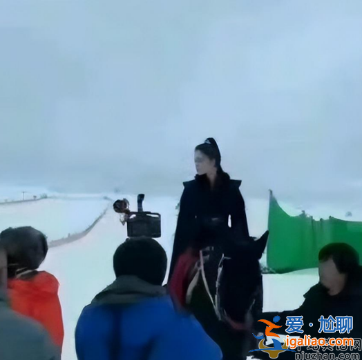 成龍與古力娜扎同框！為男女主合體拍《神話2》 爺孫戀慘遭網友嘲諷