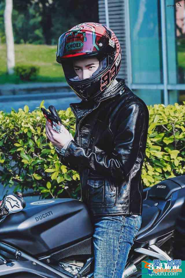 《我的奇怪朋友》定檔！王一博搭檔《匆匆那年》文藝女主，追起來？