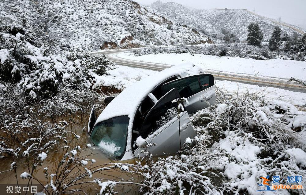 美國南加州暴風雪持續肆虐 造成逾十萬居民家中斷電？