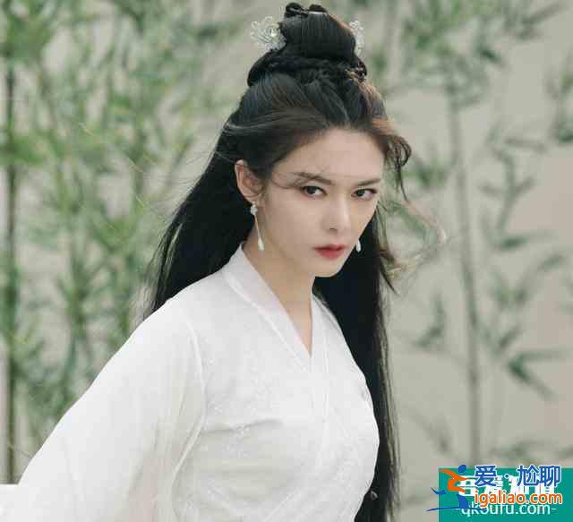 《且聽(tīng)鳳鳴》首播反響極佳！男女主CP感強(qiáng)，楊超越瞪眼式演技被嘲？