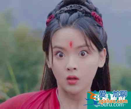 楊超越《且聽鳳鳴》一人分飾兩角,性格切換演技獲贊,瞪眼引熱議? 楊超越《且聽鳳鳴》一人分飾兩角,性格切換演技獲贊,瞪眼引熱議?