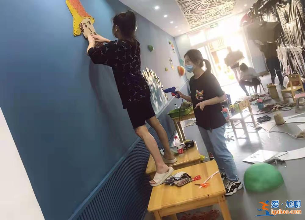 當(dāng)幼師考慮進廠？