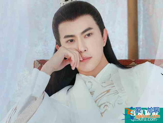 《明月曾照江東寒》官宣，于朦朧邢菲強強聯手，我卻留意男二男三？