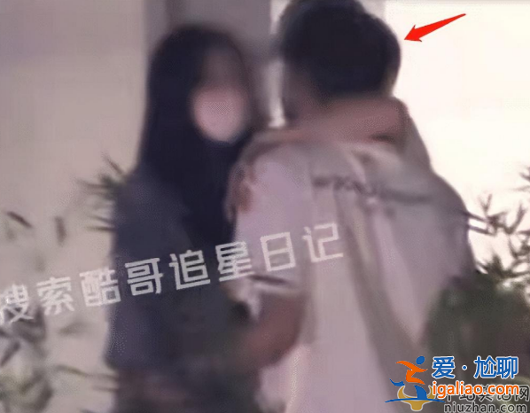 王凱疑似戀情曝光！深夜與美女酒吧狂歡 與神秘美女戴情侶們