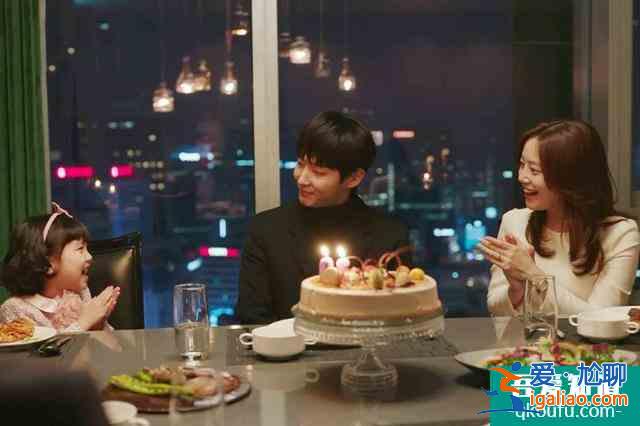 《邪惡之花》首播，李準基文彩元主演，優質懸疑劇，一集多反轉？