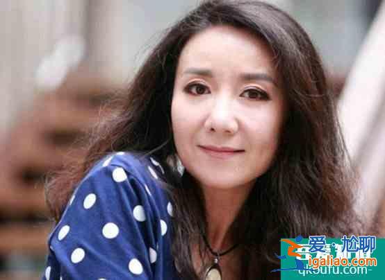 三十而已:陳女士定百萬珠寶當(dāng)祭品,女人的高尚值幾個(gè)錢?? 三十而已:陳女士定百萬珠寶當(dāng)祭品,女人的高尚值幾個(gè)錢??