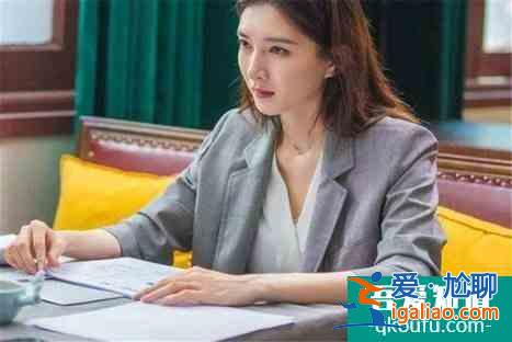 三十而已:陳女士定百萬珠寶當(dāng)祭品,女人的高尚值幾個(gè)錢?? 三十而已:陳女士定百萬珠寶當(dāng)祭品,女人的高尚值幾個(gè)錢??