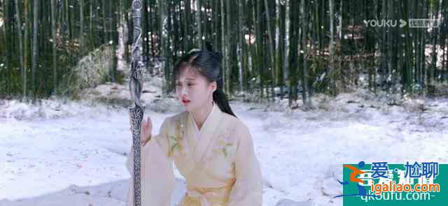 《縈縈夙語亦難求》：自戀少爺追腹黑侍女，反轉不斷，爆笑不止？