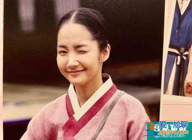 《漂亮?xí)肥遣皇翘亮?，你還分得清哪個(gè)是男生嗎？？