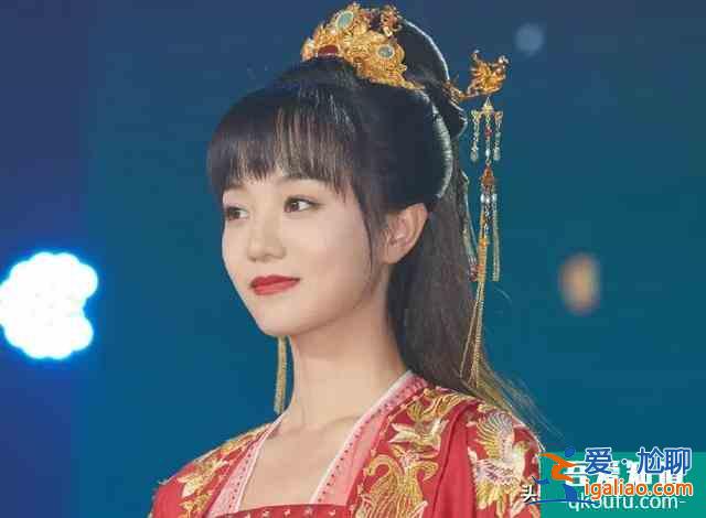 芒果臺(tái)新劇《離人心上》殺青，鄭業(yè)成出演男主角，我卻更關(guān)注女一？