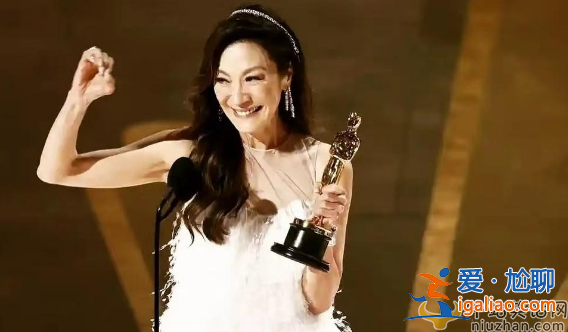 楊紫瓊的母親叫什么名字介紹 與何超儀合照曝光楊母氣質更佳