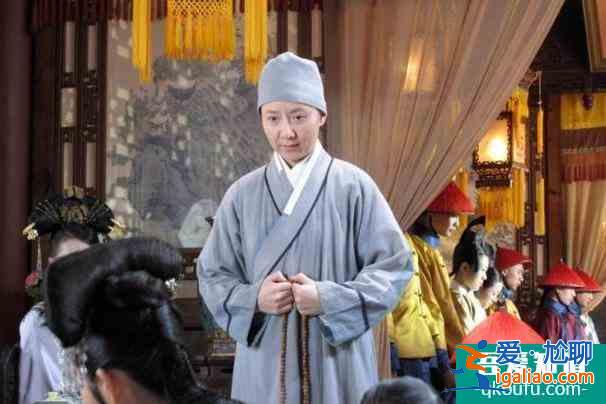 《三十而已》中的陳女士和王太太，看似不起眼的配角，來頭都不小？