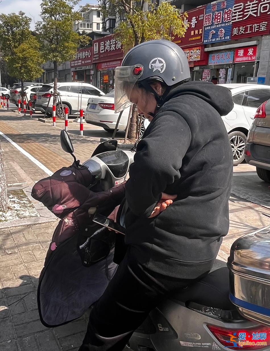 64歲的樊二被抓了 整個(gè)工地都知道 他為了上工謊報(bào)年齡辦假證？