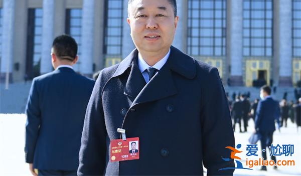 政協委員建議，取消初高中英語主科地位，，高考外語必考改為選考[英語]？