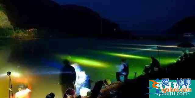 余歡水“患癌”崩潰痛哭:中年人的堅強(qiáng),從來不是不會崩潰? 余歡水“患癌”崩潰痛哭:中年人的堅強(qiáng),從來不是不會崩潰?