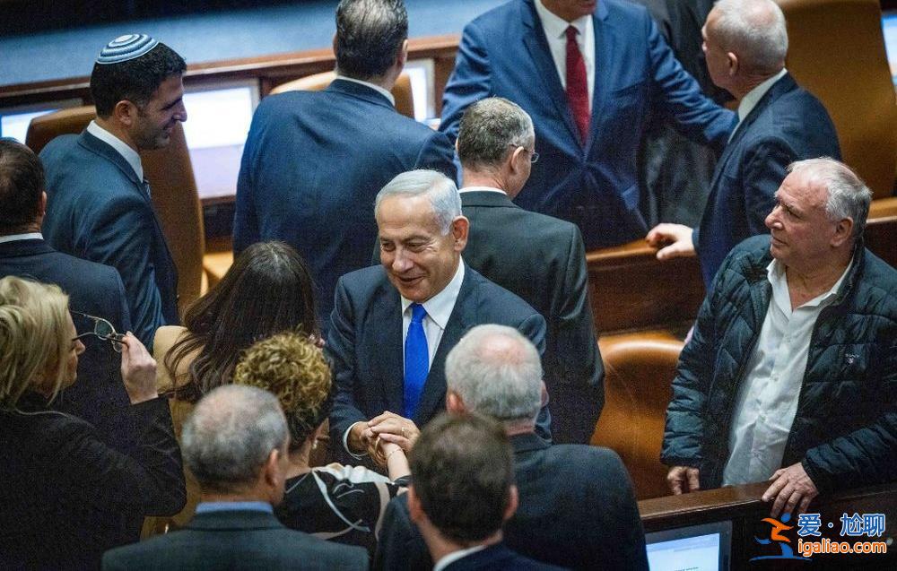 以色列國防部長突遭解職 63萬民眾街頭抗議 警方動用高壓水槍？