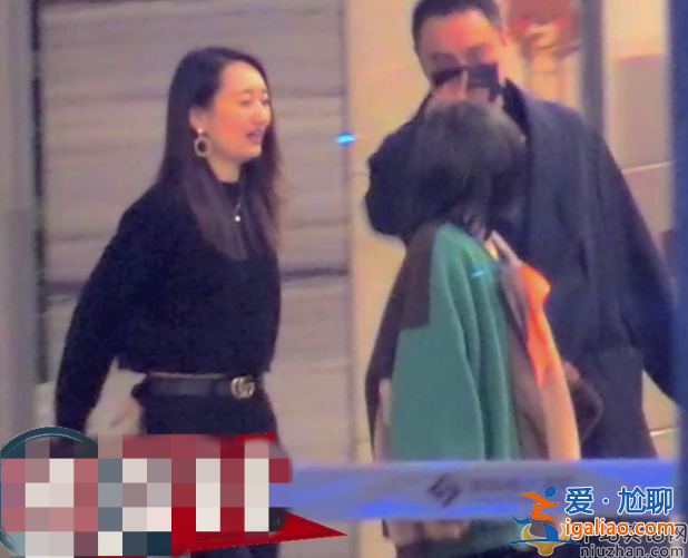 明道婚內(nèi)出軌是真的嗎?與美女親熱挽手前行 發(fā)現(xiàn)狗仔慌亂甩開 明道婚內(nèi)出軌是真的嗎?與美女親熱挽手前行 發(fā)現(xiàn)狗仔慌亂甩開