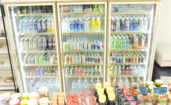 自助餐飲料柜中每瓶飲料都是山寨貨？