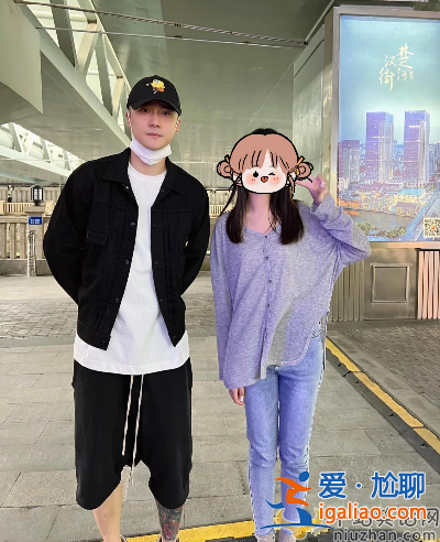 蔣勁夫近況曝光!穿4000元外套現身楚河漢街 美女求合影遭網暴