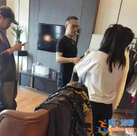 汪峰演唱會怎么了?場館空蕩蕩最后10分鐘免費放人 汪峰真過氣了嗎