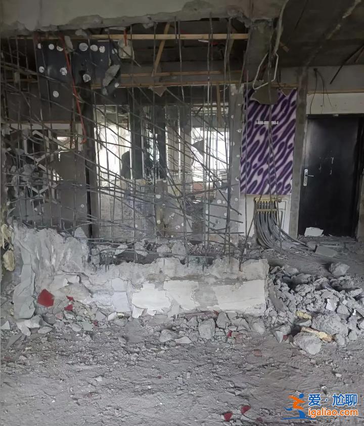 哈爾濱租戶砸穿高層住宅承重墻數(shù)百業(yè)主緊急疏散 裂縫已蔓延到21層？