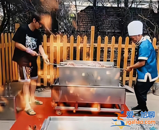 張丹峰官宣離婚后首露面!喝酒烤全羊心情大好 網(wǎng)友質(zhì)疑離婚了嗎 張丹峰官宣離婚后首露面!喝酒烤全羊心情大好 網(wǎng)友質(zhì)疑離婚了嗎