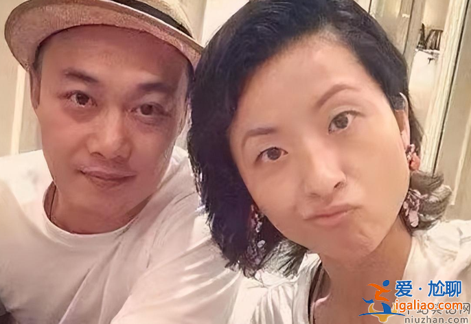 陳奕迅老婆徐濠縈近照曝光!白色漁網(wǎng)襪配深V背心 真空出街太大膽 陳奕迅老婆徐濠縈近照曝光!白色漁網(wǎng)襪配深V背心 真空出街太大膽