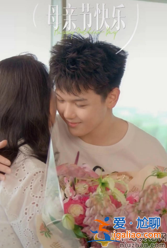 王艷兒子球球近照曝光!容貌大變脖子比頭粗,16歲兒子近180 王艷兒子球球近照曝光!容貌大變脖子比頭粗,16歲兒子近180