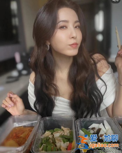 黎自曝堅持吃素18年!生圖曝光卡粉臉部松弛 陷無效養生爭議