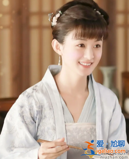 趙麗穎和馮紹峰復(fù)婚是真的嗎?近況曝光險(xiǎn)被高管摟腰