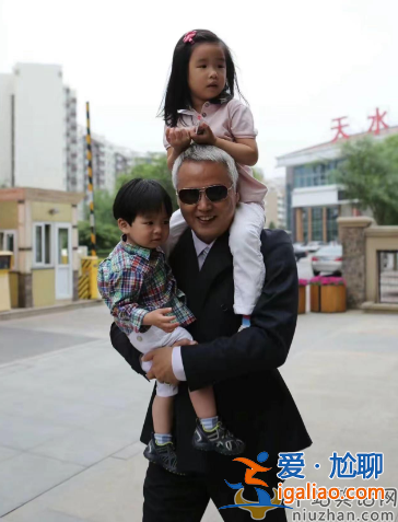 張庭兒女現身為林瑞陽慶生!弟弟林秉翰近照曝光，全家移民新加坡